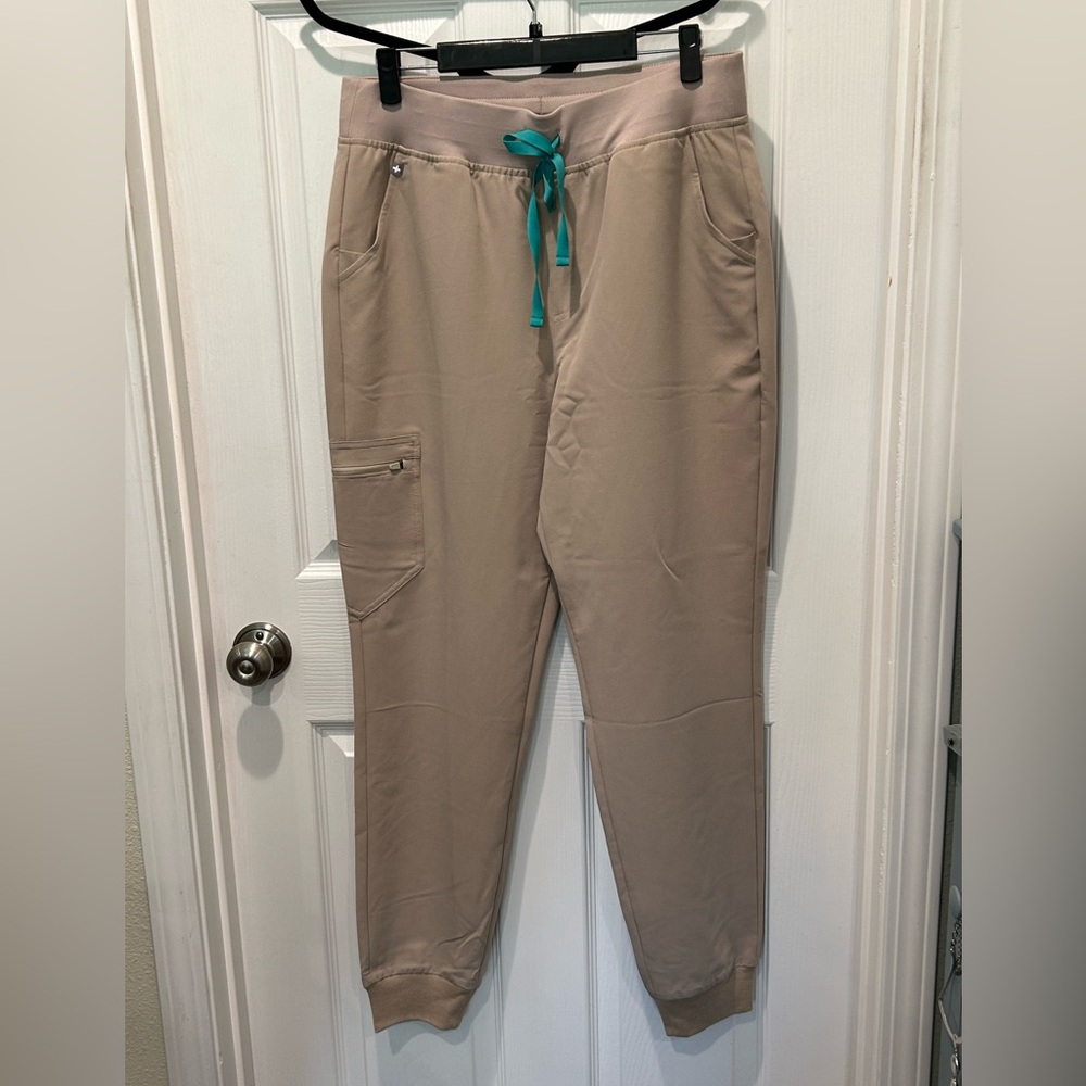 Figs HW Zamora Jogger Boulder LT